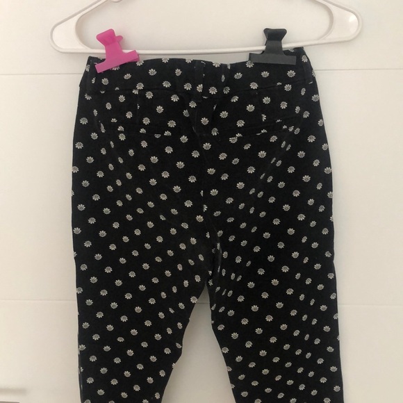 Old Navy Pixie Pant- Black/Cream Print - Picture 3 of 3
